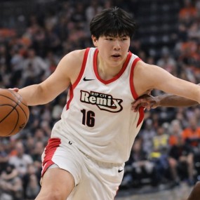 9投全中却难救主：杨瀚森高效爆发背后，是成长与遗憾并存的一战